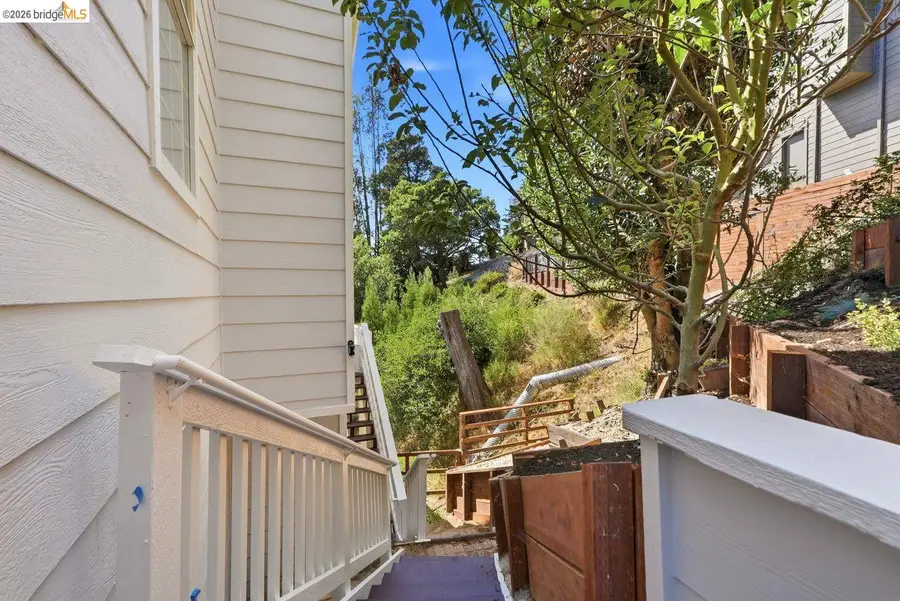 6163 Girvin Dr, Oakland, CA 94611 - #3