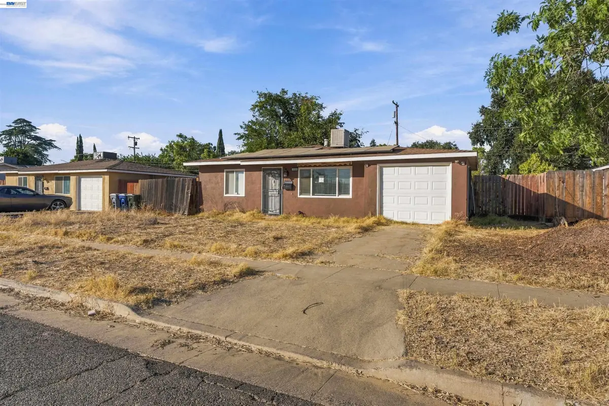 1223 W Santa Fe Ave, Merced, CA 95340 - #1