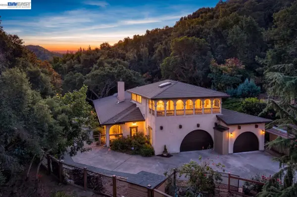 35575 Palomares Rd, Castro Valley, CA 94552