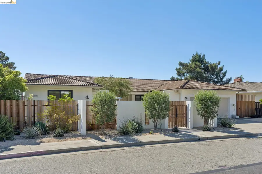 10592 Englewood Dr, Oakland, CA 94605 - #3
