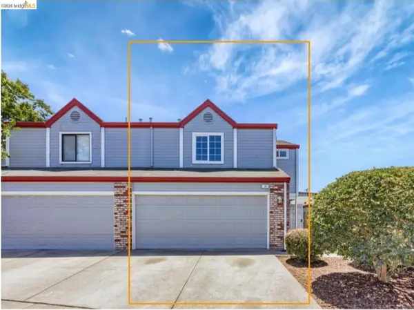 16 Town Sq Pl, Oakland, CA 94603