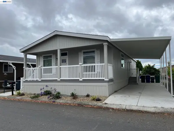 1422 Salamanca Ave #113, Hayward, CA 94544