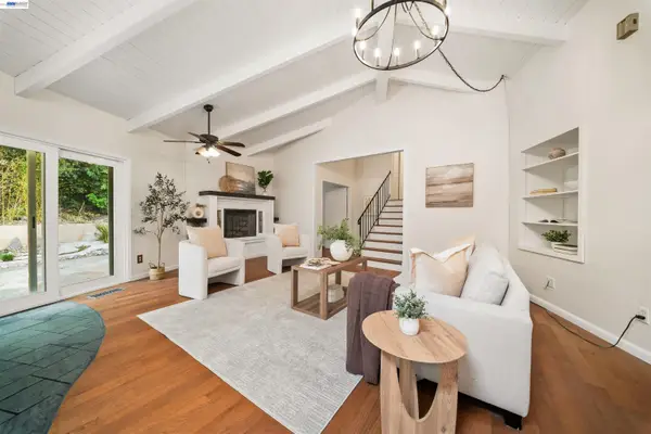 699 Fiesta Pl, Hayward, CA 94544