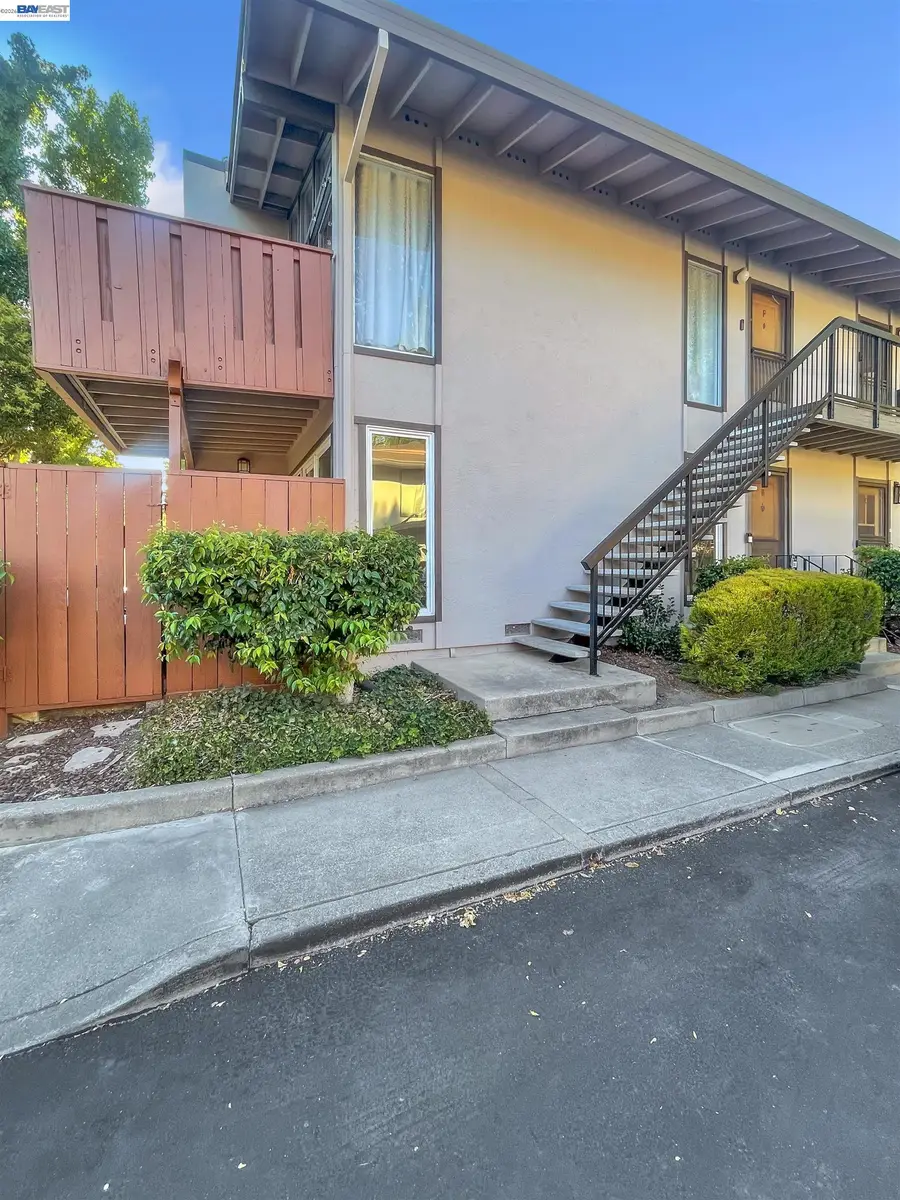 54 Massolo Dr #B, Pleasant Hill, CA 94523 - #2