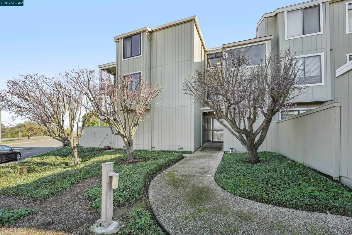 2 Lakeview Ct, Novato, CA 94947 - #1