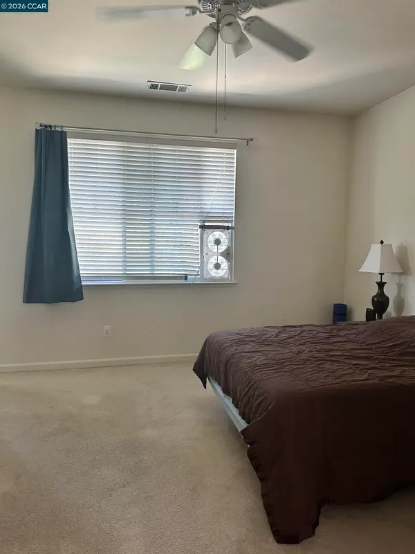 1012 Craftsman Dr, Hercules, CA 94547
