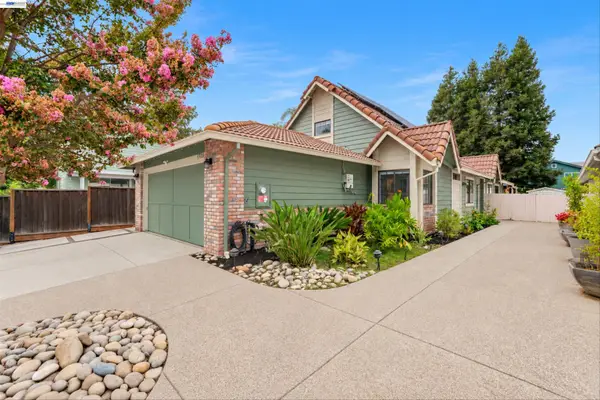 5520 Rainflower Dr, Livermore, CA 94551