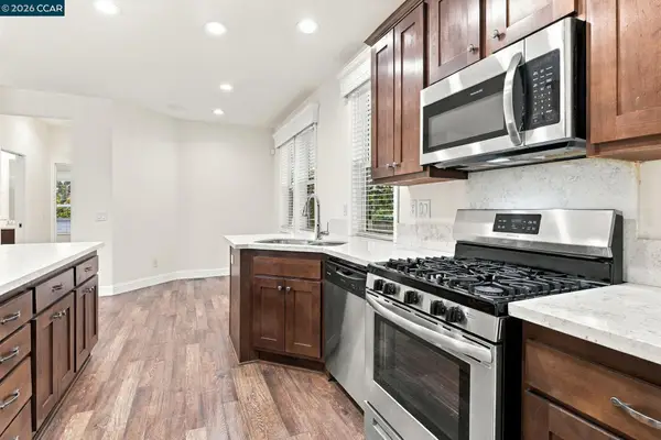 3015 E Bayshore Rd #306, Redwood City, CA 94063