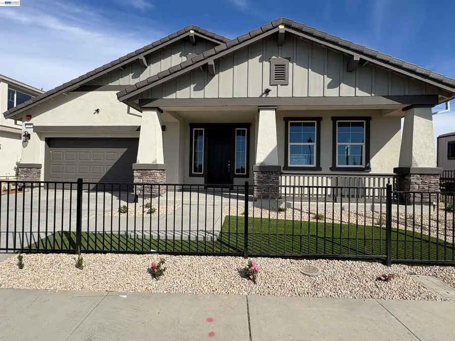 325 Maverick Drive, Vacaville, CA 95687 - #2
