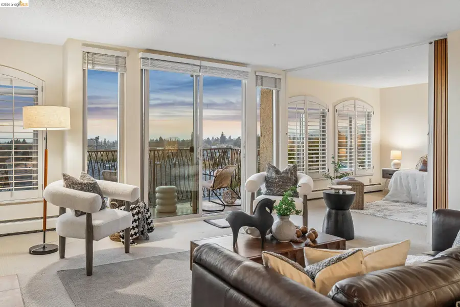 5405 Carlton St #202, Oakland, CA 94618 - #3