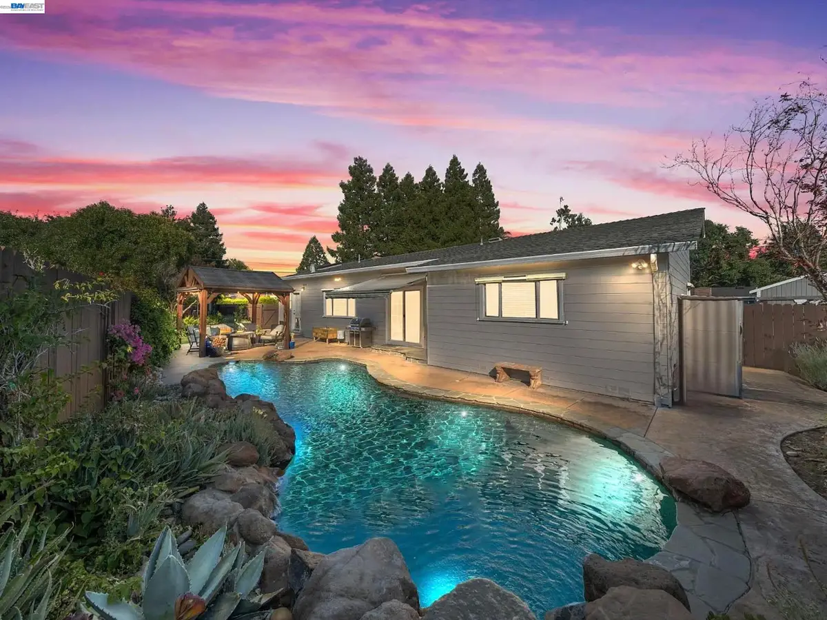 1949 Hollis Ct, Concord, CA 94518 - #1