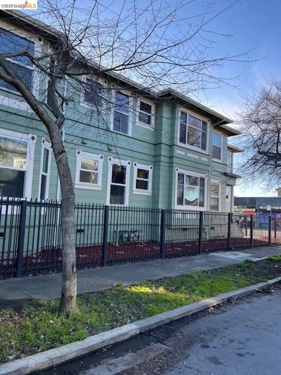 3042 Martin Luther King Way, Oakland, CA 94609 - #2