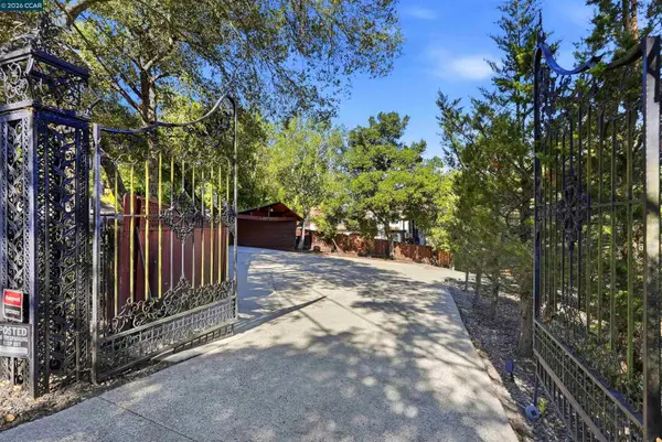 168 Crestview Dr, Orinda, CA 94563