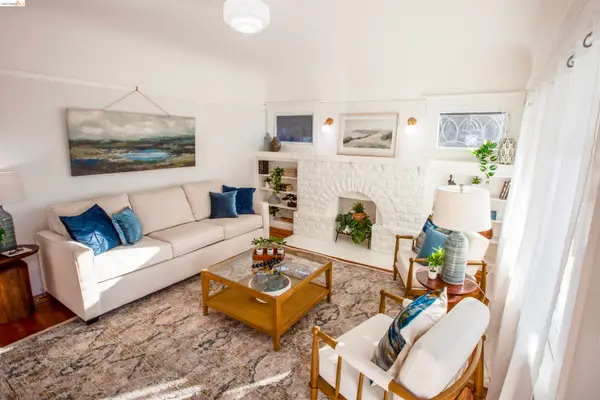 5726 Claremont, Oakland, CA 94618