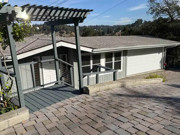67 Barbara Rd, Orinda, CA 94563