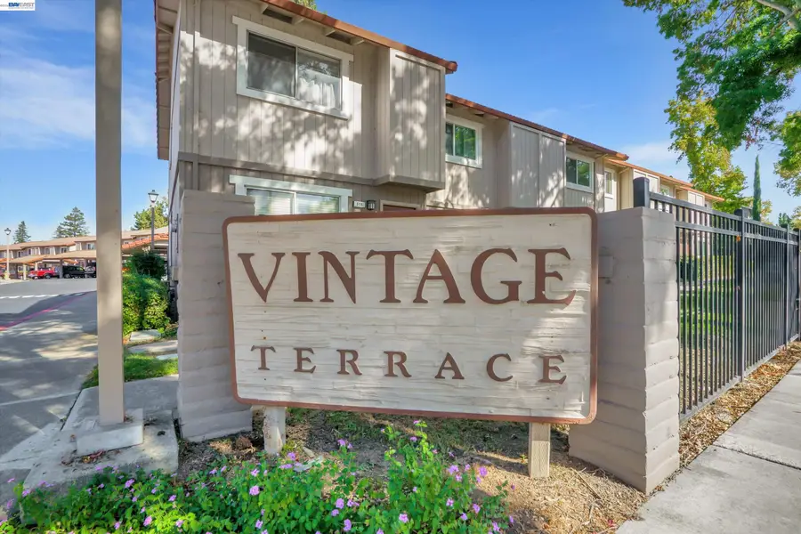 692 Concord, Pleasanton, CA 94566 - #3