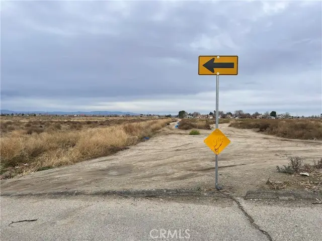 2500 E Ave J-8, Lancaster, CA 93535 - Image #2