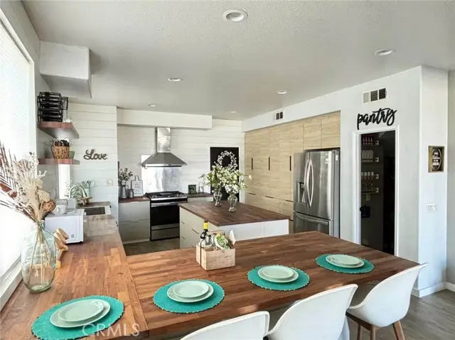 17 Via Scenica, Lake Elsinore, CA 92532 - Image #2