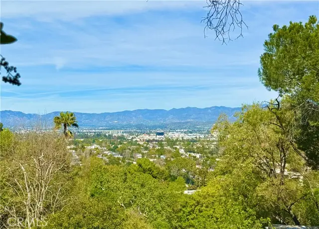 11472 Laurelcrest Dr, Studio City, CA 91604 - Image #2