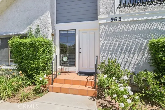 963 Thistlegate Road, Oak Park, CA 91377 - Image #3