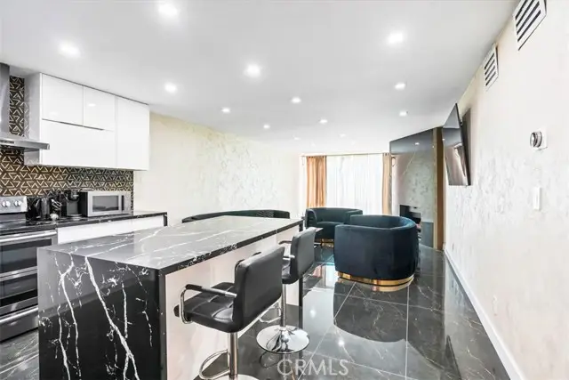 12720 Burbank Boulevard #118, Valley Village, CA 91607 - Image #1