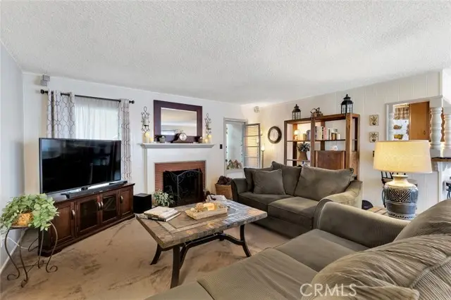 6300 Teesdale Avenue, North Hollywood, CA 91606 - Image #2