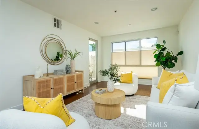 817 N Alfred Street #205, Los Angeles, CA 90069 - Image #2