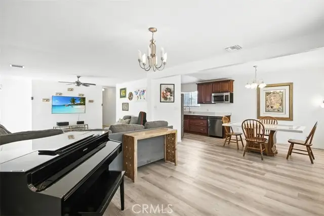 15112 Domino, Van Nuys, CA 91411 - Image #2