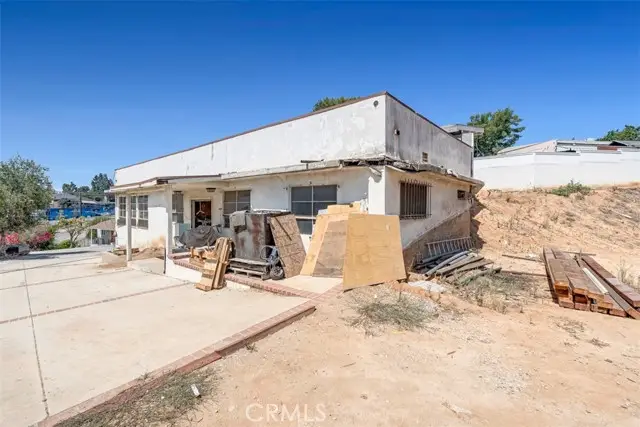 114 N Bonnie Beach Place, East Los Angeles, CA 90063 - Image #3