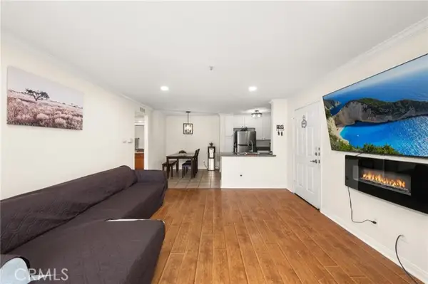 1020 La Terraza Circle #102, Riverside, CA 92879