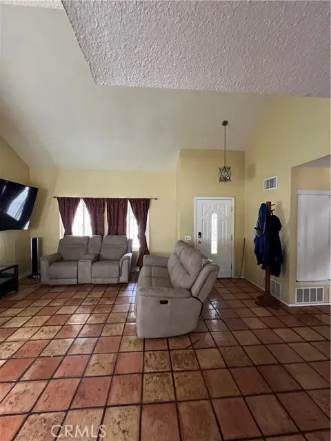 4 Turn Post Lane, Pomona, CA 91766 - Image #3