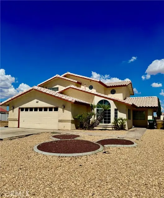 18286 Lakeview Drive, Victorville, CA 92395