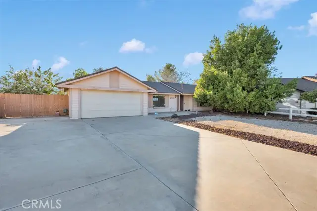 13106 Hollyberry, Victorville, CA 92392 - Image #2