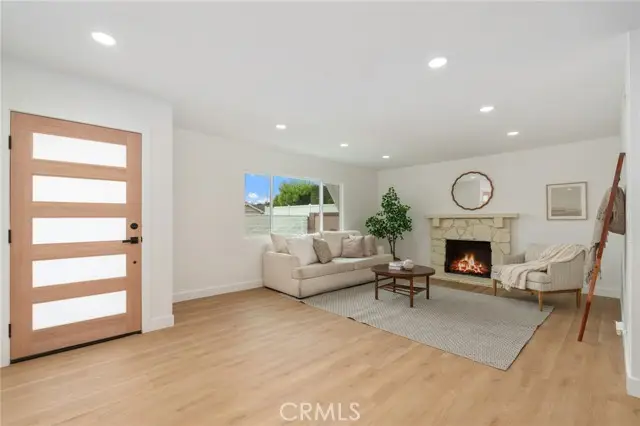 8171 Holland Drive, Huntington Beach, CA 92647 - Image #3