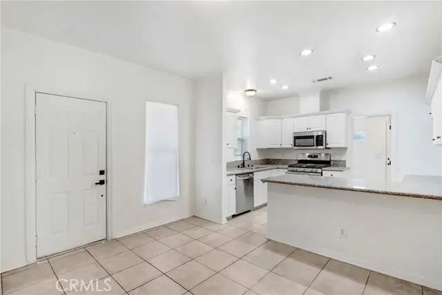 165 N Alessandro Avenue, San Jacinto, CA 92583 - #2