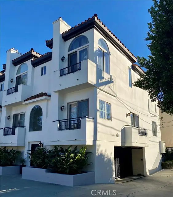 5027 Colfax Avenue #1, Valley Village, CA 91601