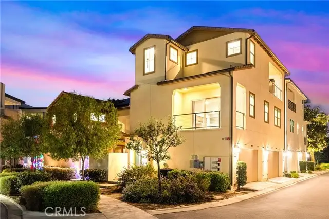 115 Frame, Irvine, CA 92618 - Image #2