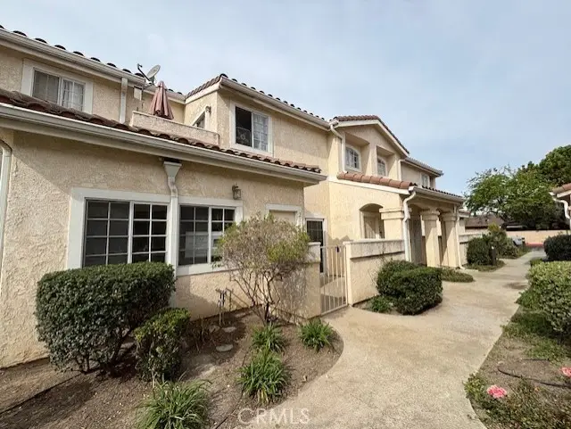 2160 Blackberry Circle, Oxnard, CA 93036 - Image #2