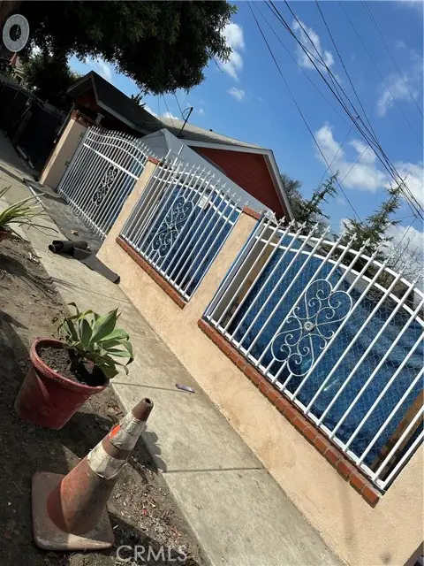 661 W 65th Street, Los Angeles, CA 90044