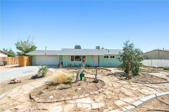 13041 Algonquin Road, Apple Valley, CA 92308 - Image #3