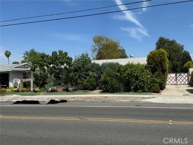 840 S Gilbert St, Hemet, CA 92543 - Image #2