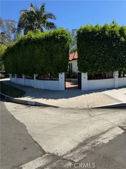 5230 Seville Avenue, Encino, CA 91436 - Image #3