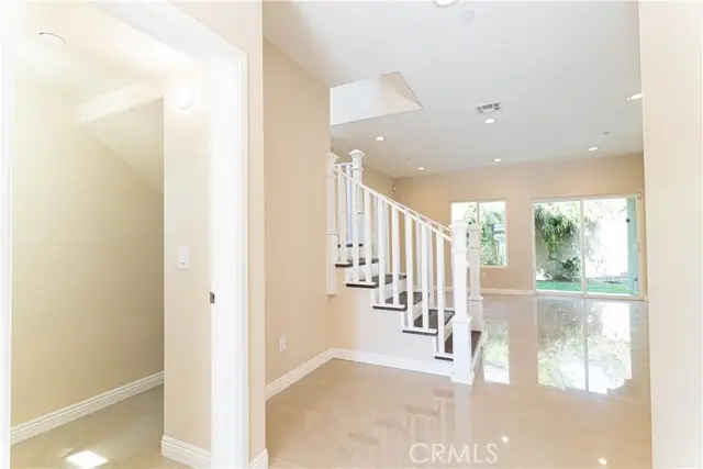 9246 Cedros Avenue #4, San Fernando Valley, CA 91402 - Image #2