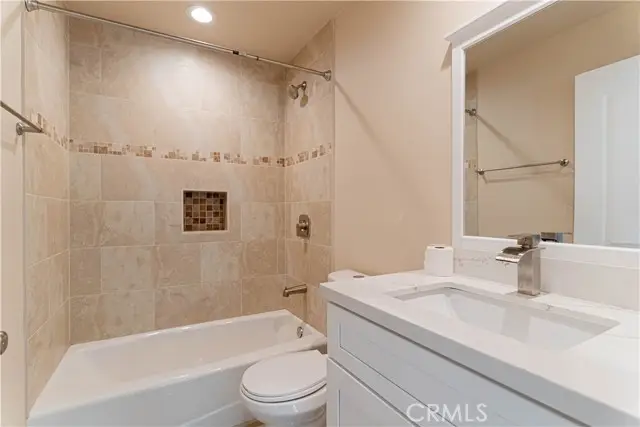 9246 Cedros Avenue #4, San Fernando Valley, CA 91402 - Image #3
