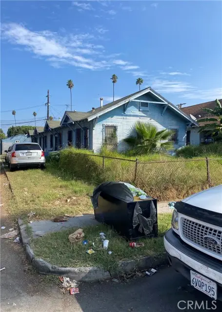 447 W 67th, Los Angeles, CA 90003