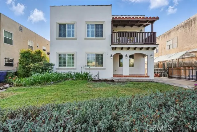 2111 S Bronson Ave, Los Angeles, CA 90018 - Image #2