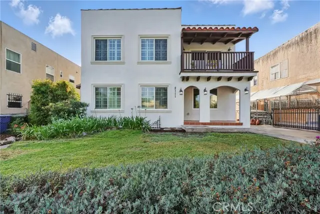 2111 S Bronson Ave, Los Angeles, CA 90018 - Image #2