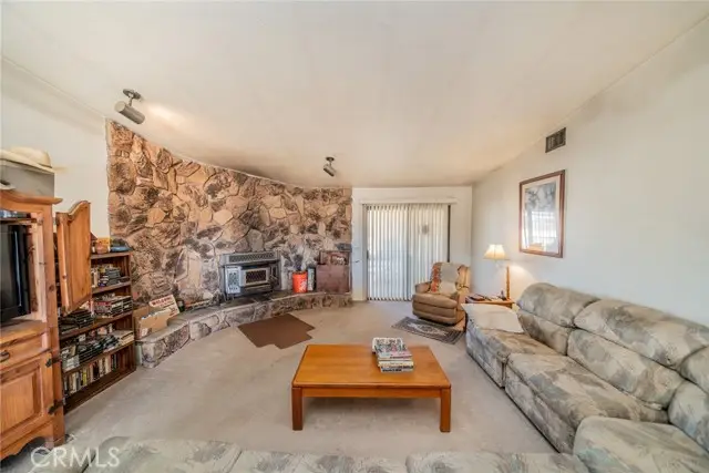 18080 Manitou Road, Apple Valley, CA 92307 - Image #2