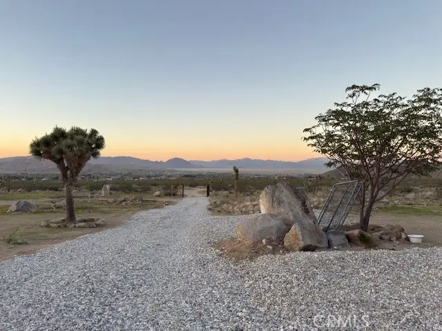 31633 Azurite, Lucerne Valley, CA 92356 - Image #2