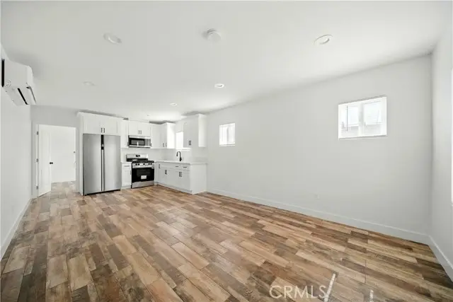 523 W 78th Street, Los Angeles, CA 90044 - Image #2